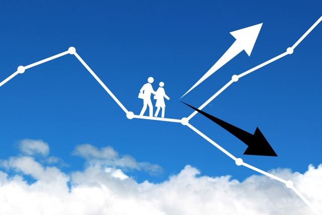 ヘッダーとフッターは、どちらも役割は、案内役です。